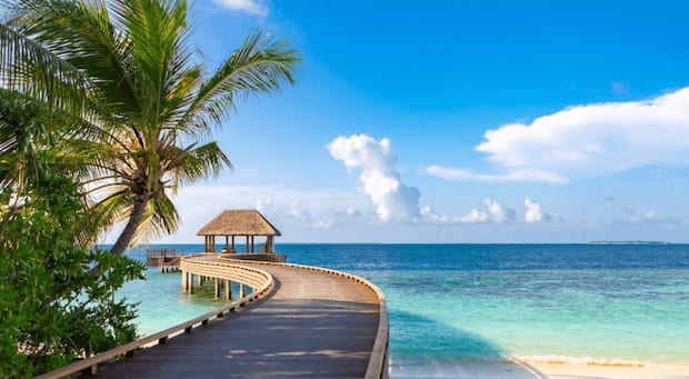 An image of a secluded Maldives island and jetty